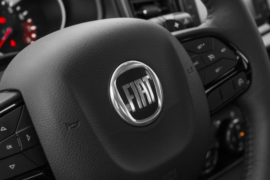 Детали интерьера Fiat Toro Black Jack (226) 2017 года  (фото 15 из 15)